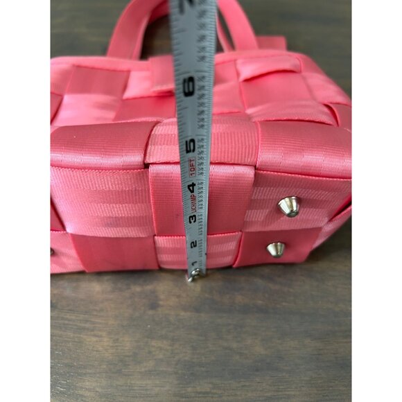 Harvey's Seatbelt Bag Pink With Hearts Lining Handbag Purse - Picture 11 of 11